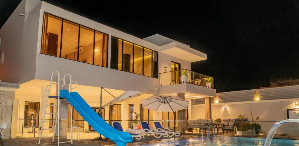 Dhahran Ski Chalet | شاليه القند منتجع أمواج