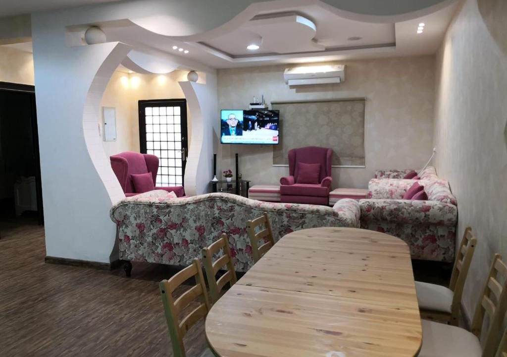 Unaizah Ski Chalet | شاليه الوردة البيضاء