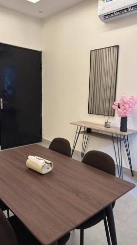 Abha Apartment | شقة أنيقة بصالة وغرفة نوم مع جلسة خارجية