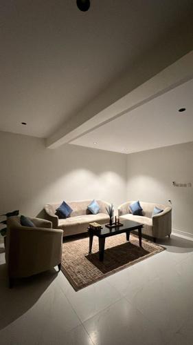 Al Kharj Apartment | شقة جديدة صالة وغرفة نوم مع إدخال ذاتي مستقل