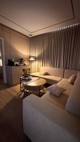Buraydah Apartment | شقة غرفة وصالة تصميم مودرن دخُول ذاتي