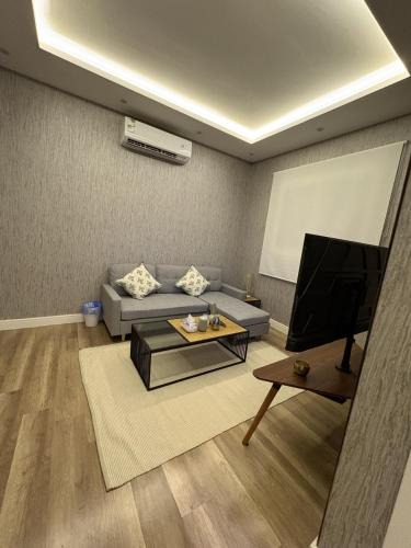 Riyadh Apartment | غرفة وصالة فندقية حي حطين