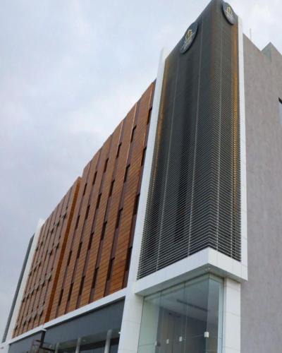 Khamis Mushait Hotel | قولدن سكوير طريق الرياض Golden Square Riyadh Road