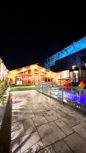 Al Kura Ski Chalet | كوخ ريفي
