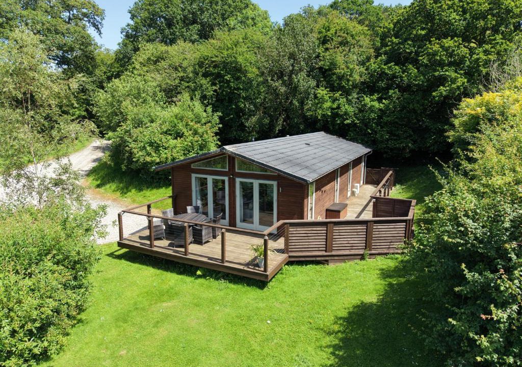 Looe House | 1 Hedgerows