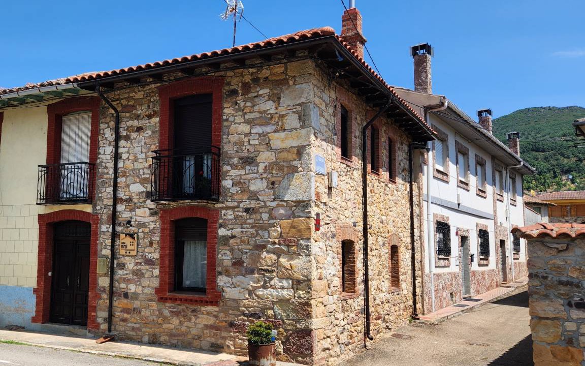 Los Barrios de Luna House | 100 m² House ∙ 3 bedrooms ∙ 5 guests