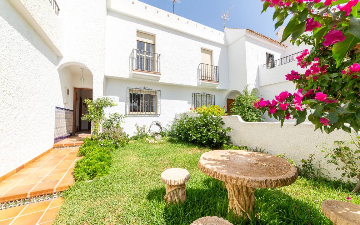 Nijar House | 108 m² House ∙ 4 bedrooms ∙ 5 guests