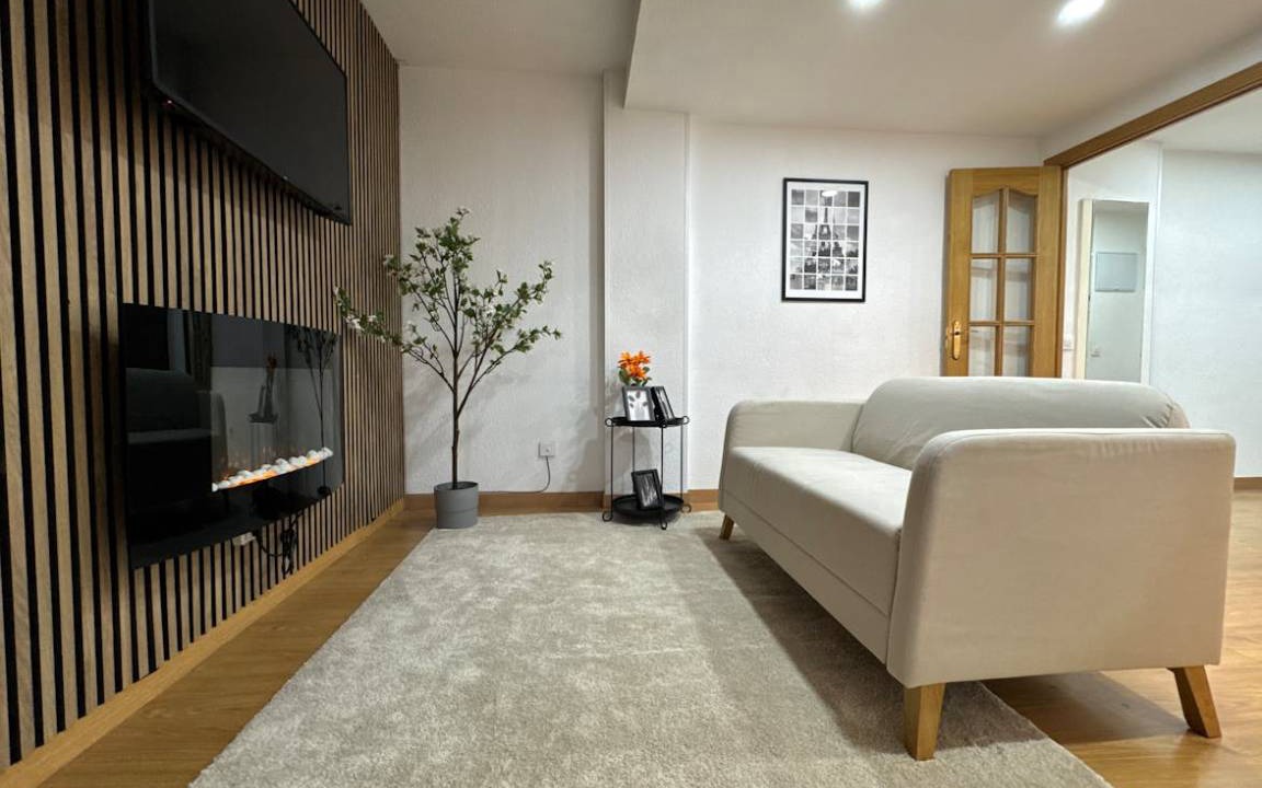 Mostoles Apartment | 110 m² Apartment ∙ 5 bedrooms ∙ 5 guests