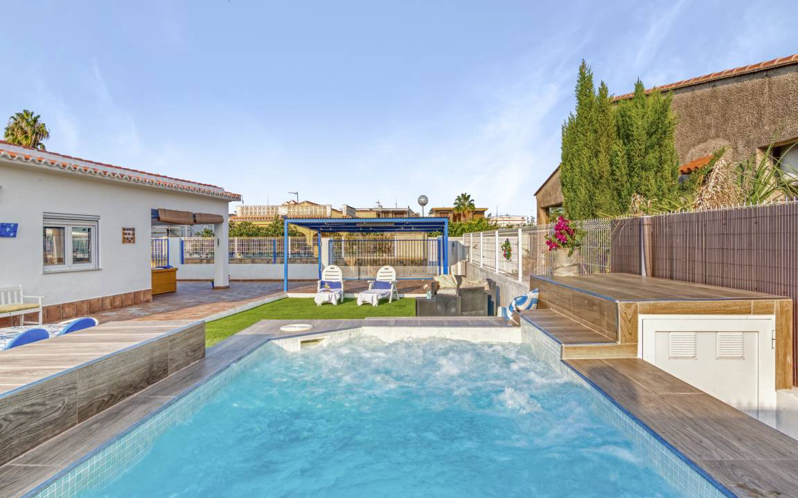 Oliva Villa | 110 m² Villa ∙ 3 bedrooms ∙ 7 guests