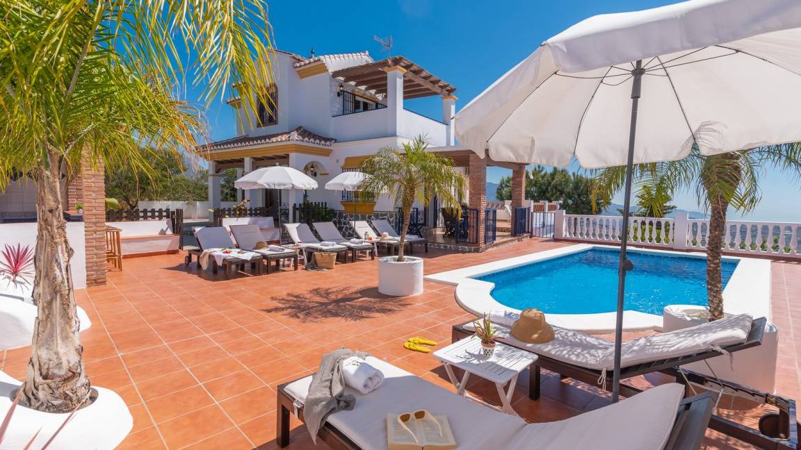 Torrox House | 130 m² House ∙ 4 bedrooms ∙ 8 guests