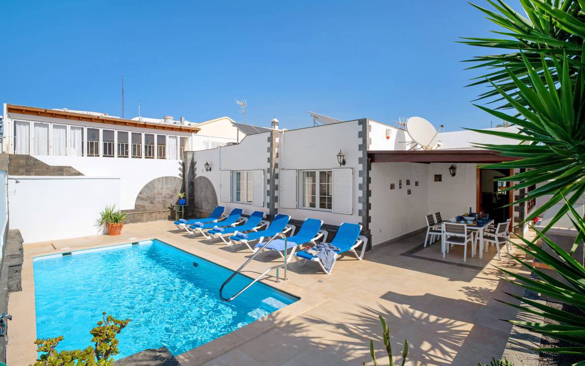 Puerto del Carmen Villa | 145 m² Villa ∙ 3 bedrooms ∙ 6 guests