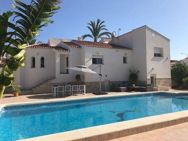 La Siesta House | 170 m² House ∙ 3 bedrooms ∙ 8 guests