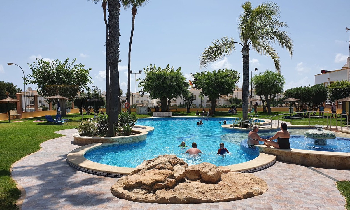 Orihuela Costa Condo | 2 bedrooms, beautiful pool area, tennis court, near the beach, quiet location