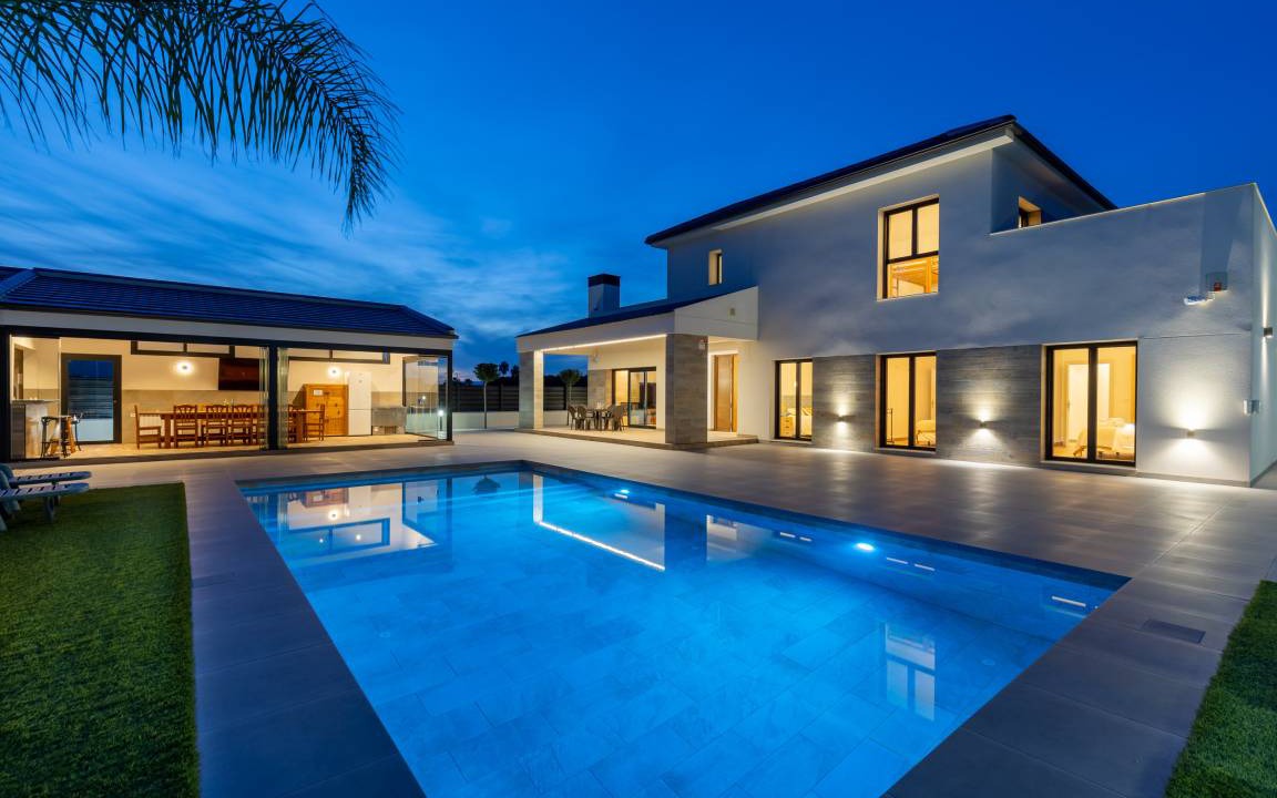 Catral Villa | 200 m² Villa ∙ 5 bedrooms ∙ 16 guests