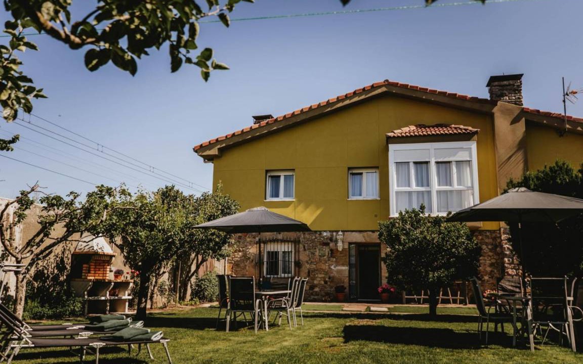 Matamorosa House | 250 m² House ∙ 5 bedrooms ∙ 14 guests