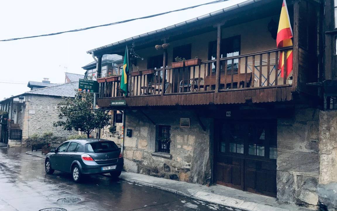 Molinaseca House | 250 m² House ∙ 6 bedrooms ∙ 15 guests