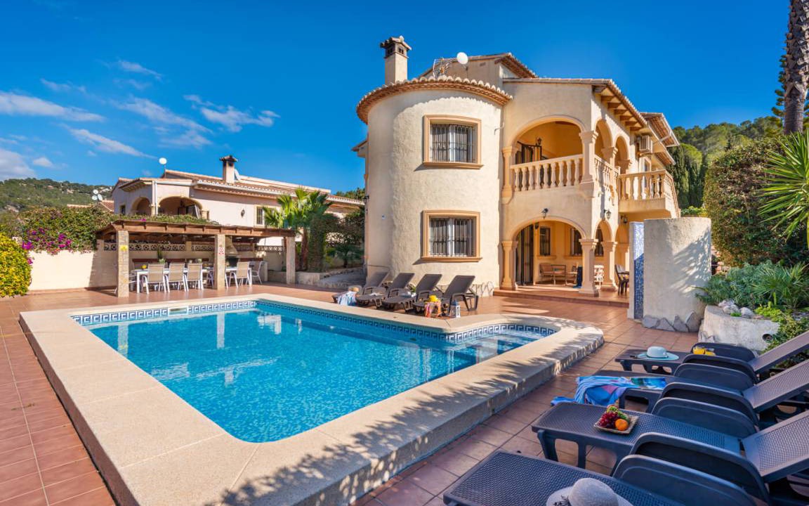 La Empedrola Villa | 265 m² Villa ∙ 6 bedrooms ∙ 14 guests
