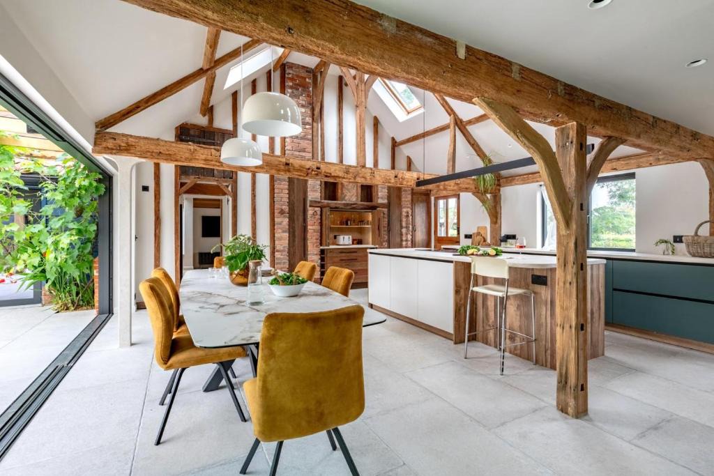 Bungay House | 3 Bed in Ditchingham oc-s42751