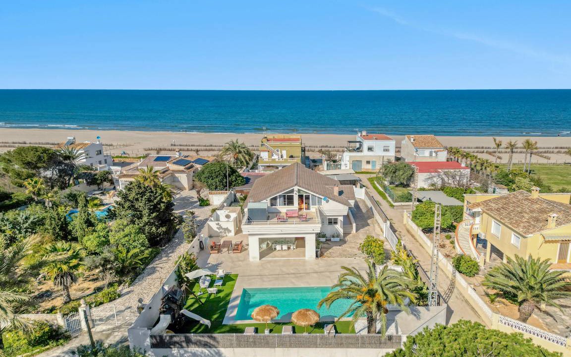 Les Deveses Villa | 300 m² Villa ∙ 5 bedrooms ∙ 14 guests