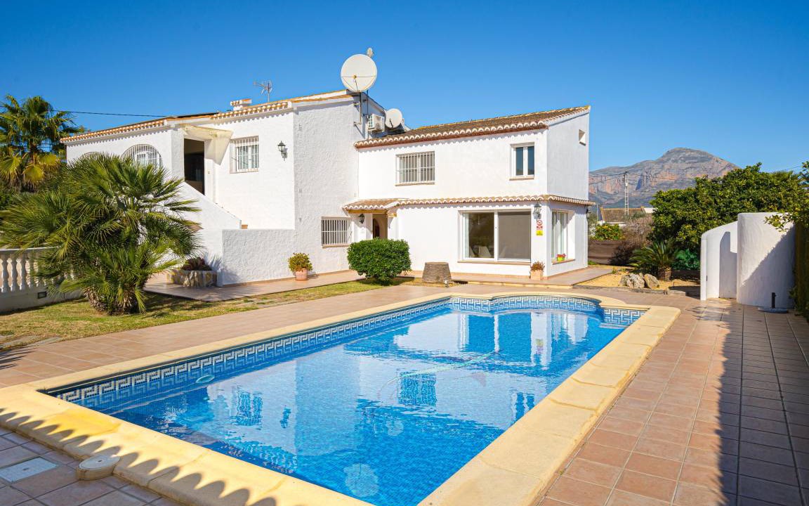Tarraula Villa | 300 m² Villa ∙ 6 bedrooms ∙ 12 guests
