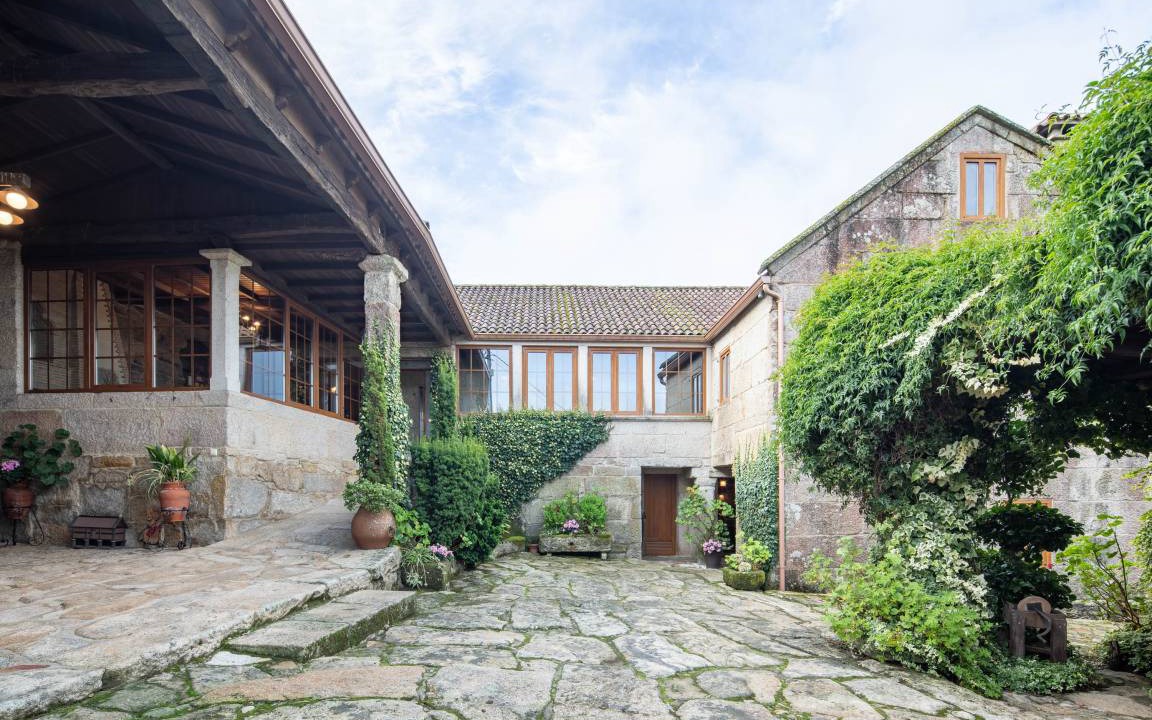 Fornelos de Montes House | 350 m² House ∙ 5 bedrooms ∙ 12 guests