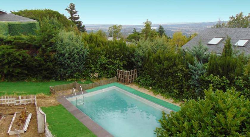 Miraflores de la Sierra House | 360 m² House ∙ 7 bedrooms ∙ 23 guests
