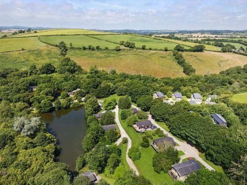 Looe House | 6 Streamside