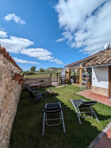 Hornillos del Camino Hostel | Albergue El Alfar/Pilgrim Hostel
