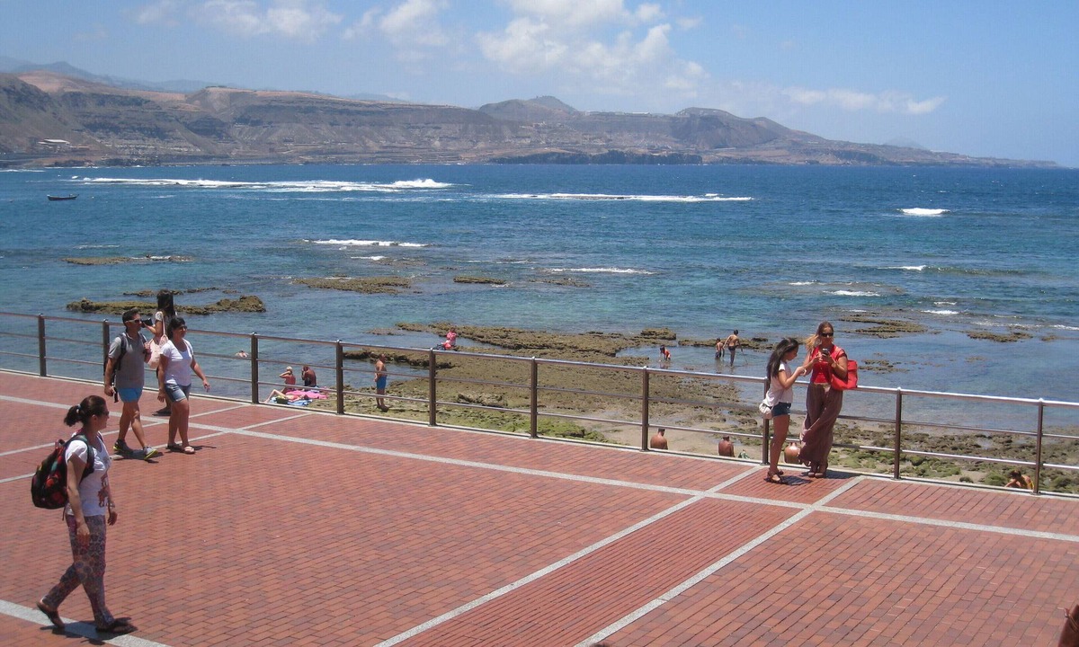 Las Palmas de Gran Canaria Apartment | Apartment on the beach. Direct views of the sea. New.