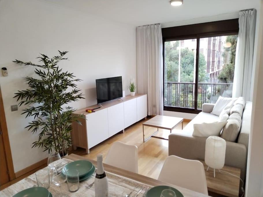 Rejas Apartment | Apartamento amplio, luminoso y confortable CC