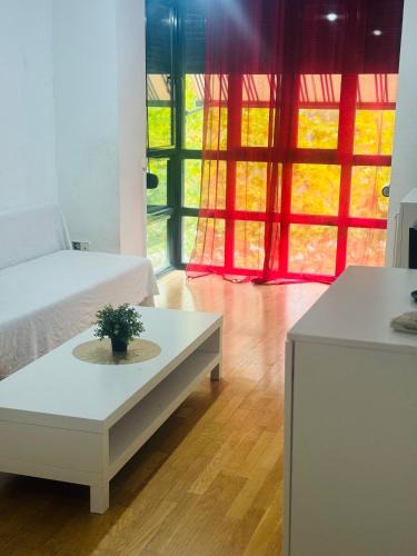 San Blas-Canillejas Apartment | Apartamentos aeropuerto Juan