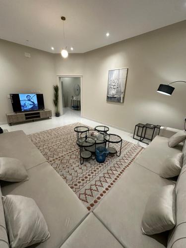 Khamis Mushait Apartment | Apartment and spacious and modern gym