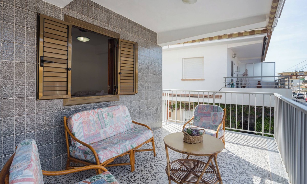 Oliva Apartment | Apartment 'Apartamento En Playa Acogedor' with Private Terrace, Wi-Fi and Air Conditioning