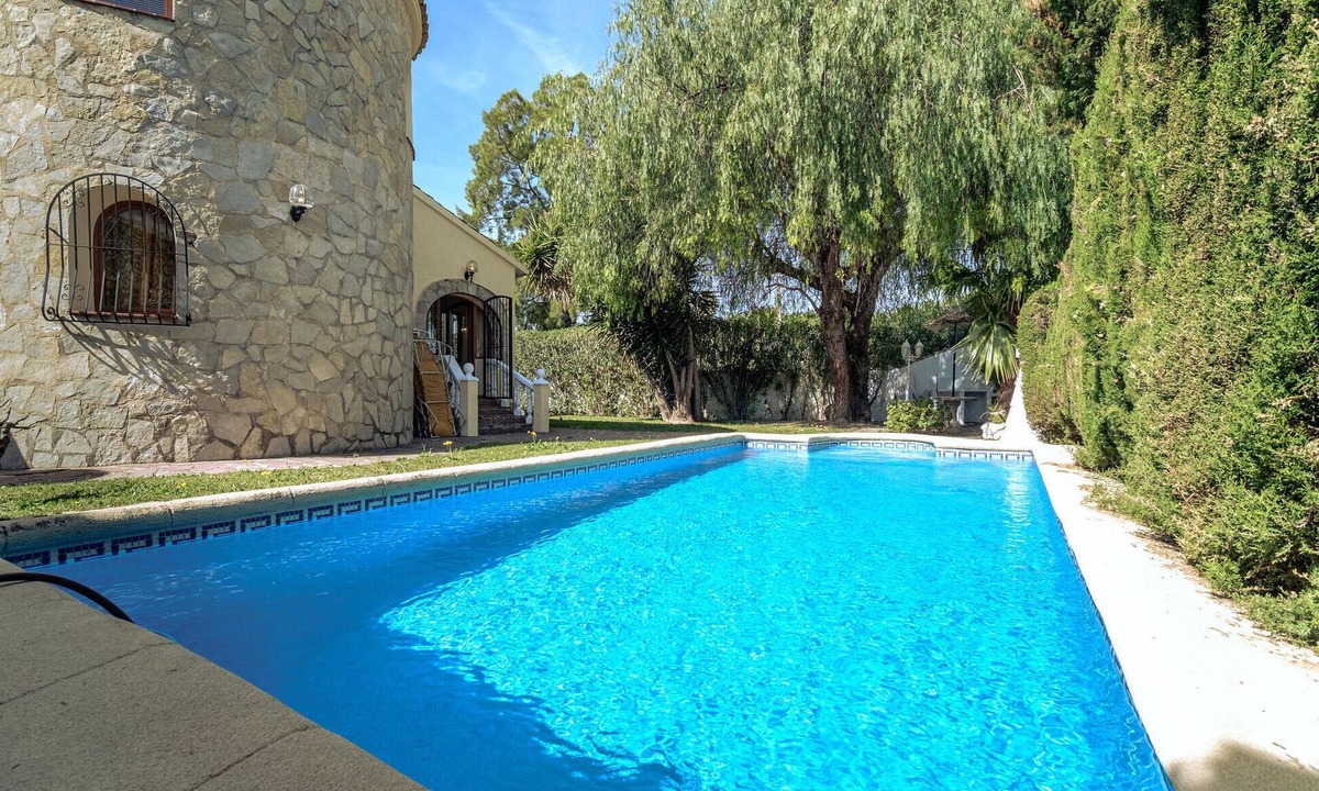 Els Poblets House | Awesome home in Els Poblets with WiFi