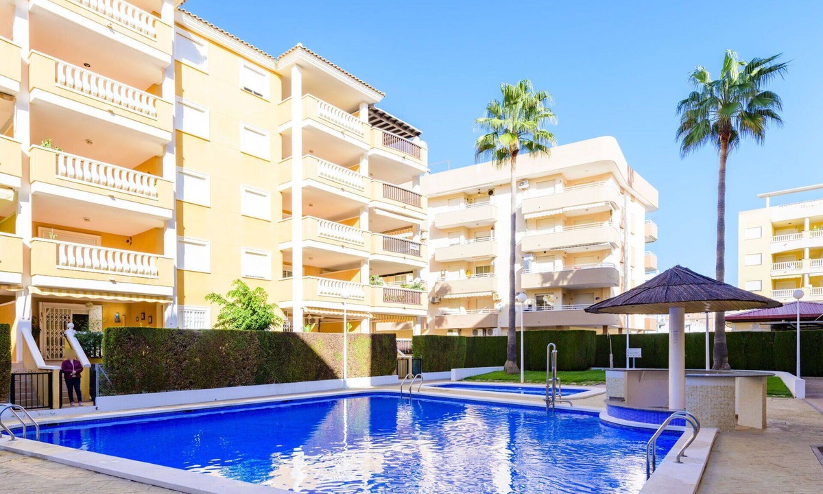 El Grau de Moncofa Apartment | Beautiful apartment for 5 people with pool, WIFI, TV, terrace and pets allowed
