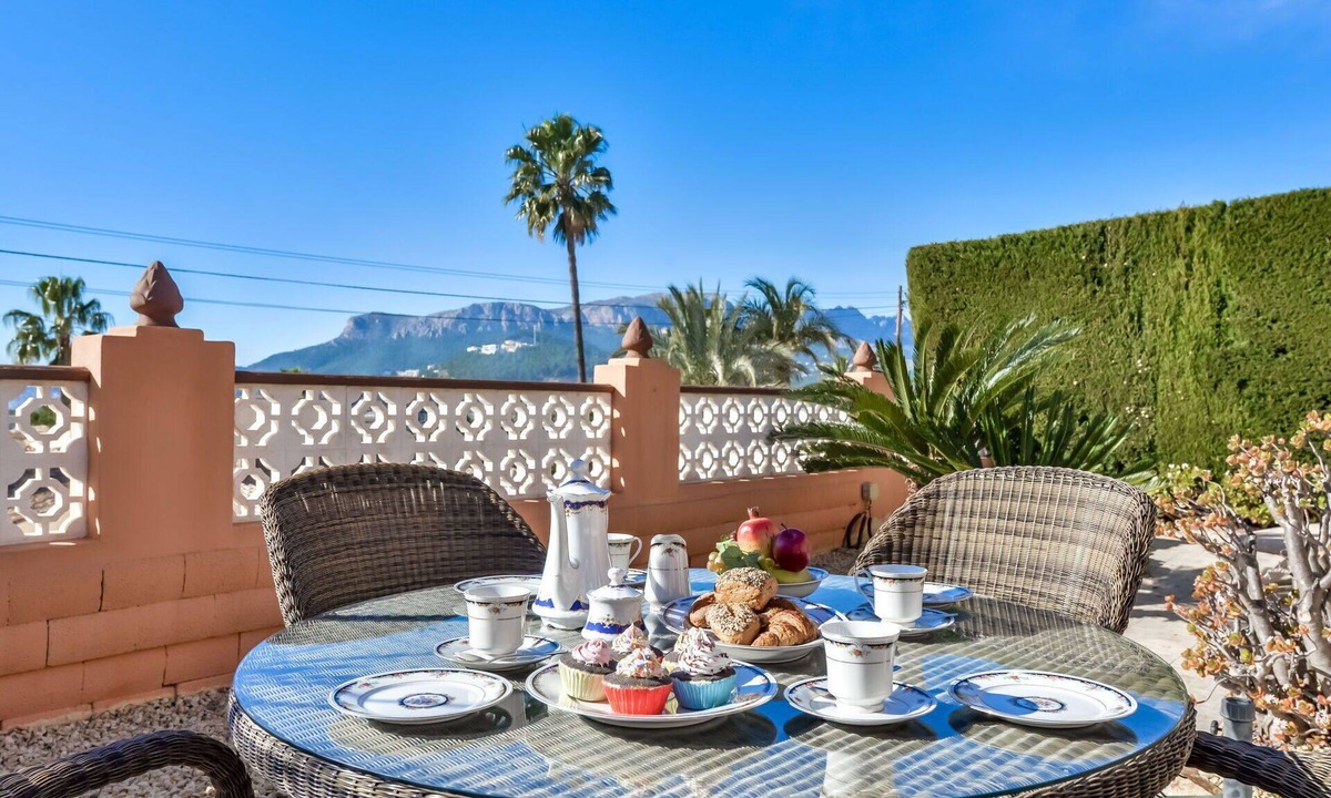 Empedrola House | Beautiful apartment in villa for 6 guests with WIFI, pool, TV and terrace