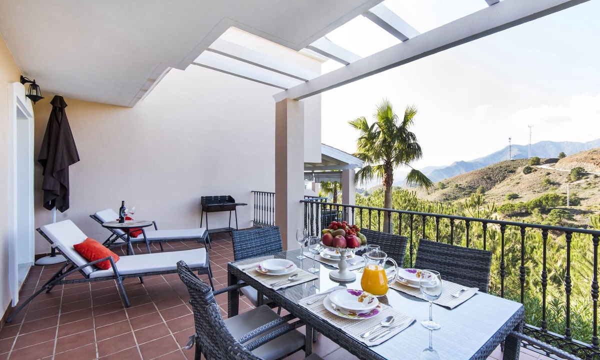 Alhaurin el Grande House | Beautiful House with Pool, Golf Course, Terraces, Wi-Fi and Air Conditioning