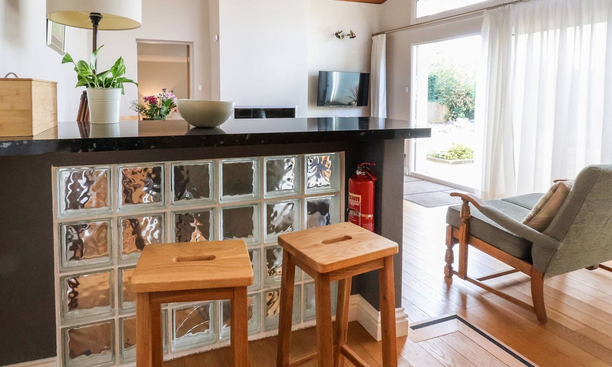 Cuddington Cottage | Bramble Lodge
