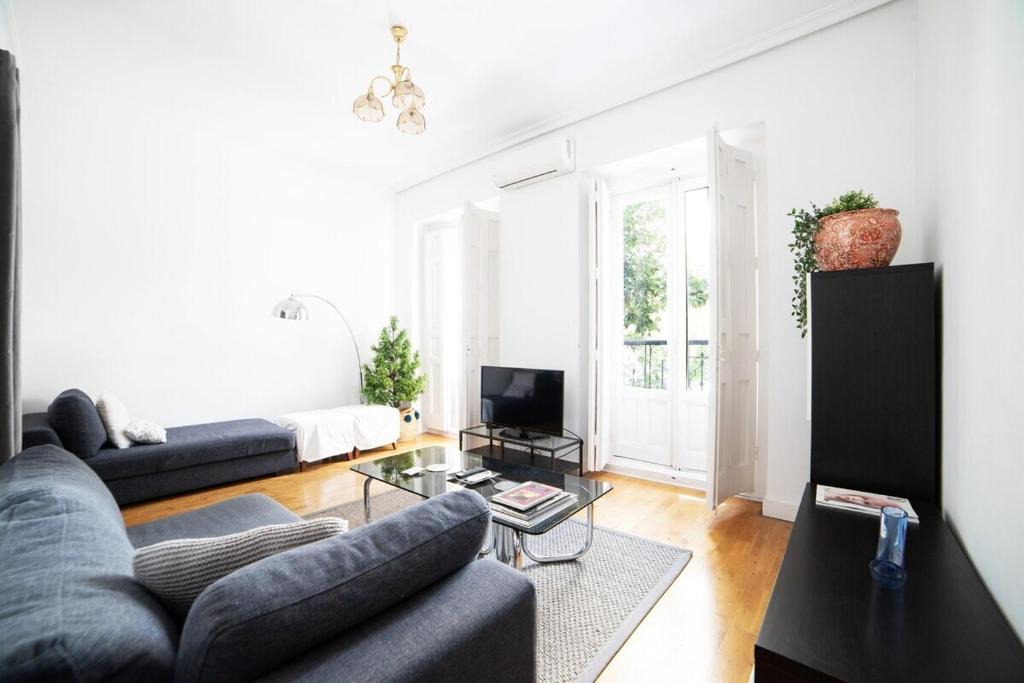Chamberi Apartment | Bright apartment in Historical City Center