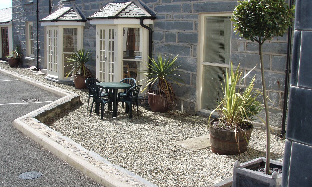 Porthmadog House | Bwthyn Llechen