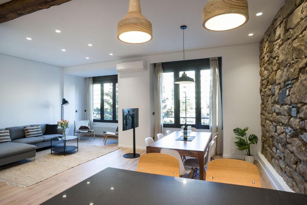 Gros Apartment | Cantabric Plaza/Iberorent Apartments