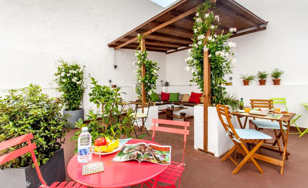 Eixample Bed & Breakfast | City Garden Bed and Breakfast
