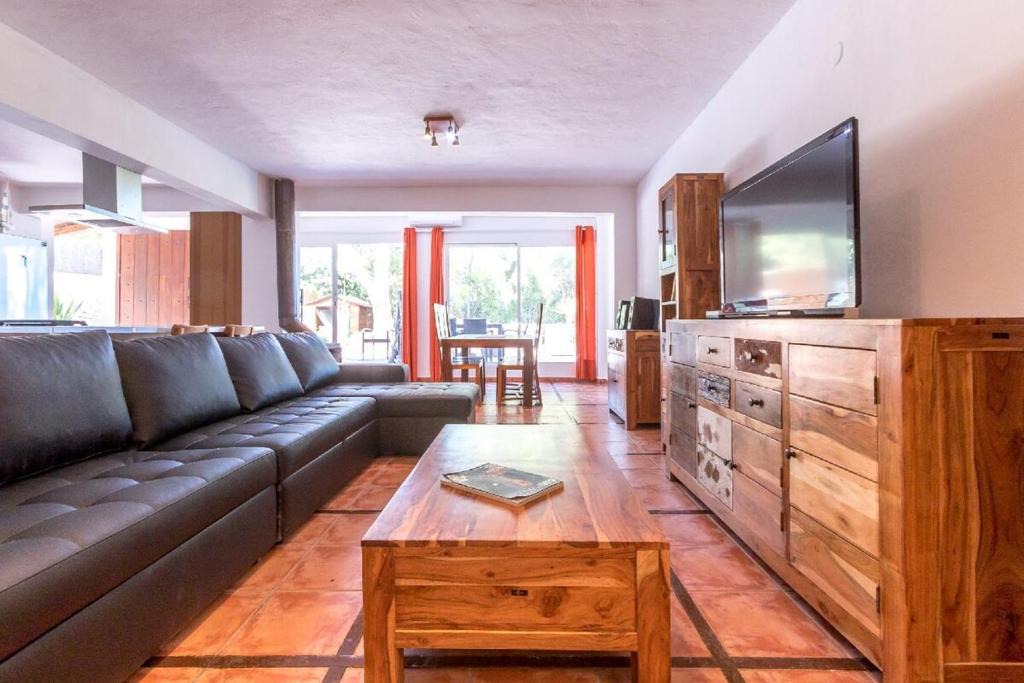 Cala Vadella Villa | Classic Villa for 12- Pool, BBQ, big exterior area