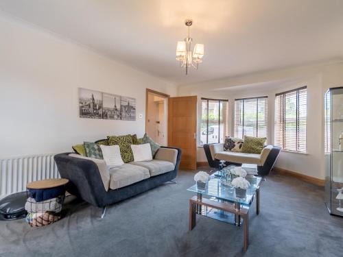 Basildon House | Comfortable home Langdon Hills - Pass the Keys
