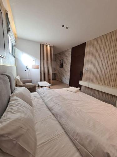 Qurtubah Apartment | Cozy Studio Business & Leisure!