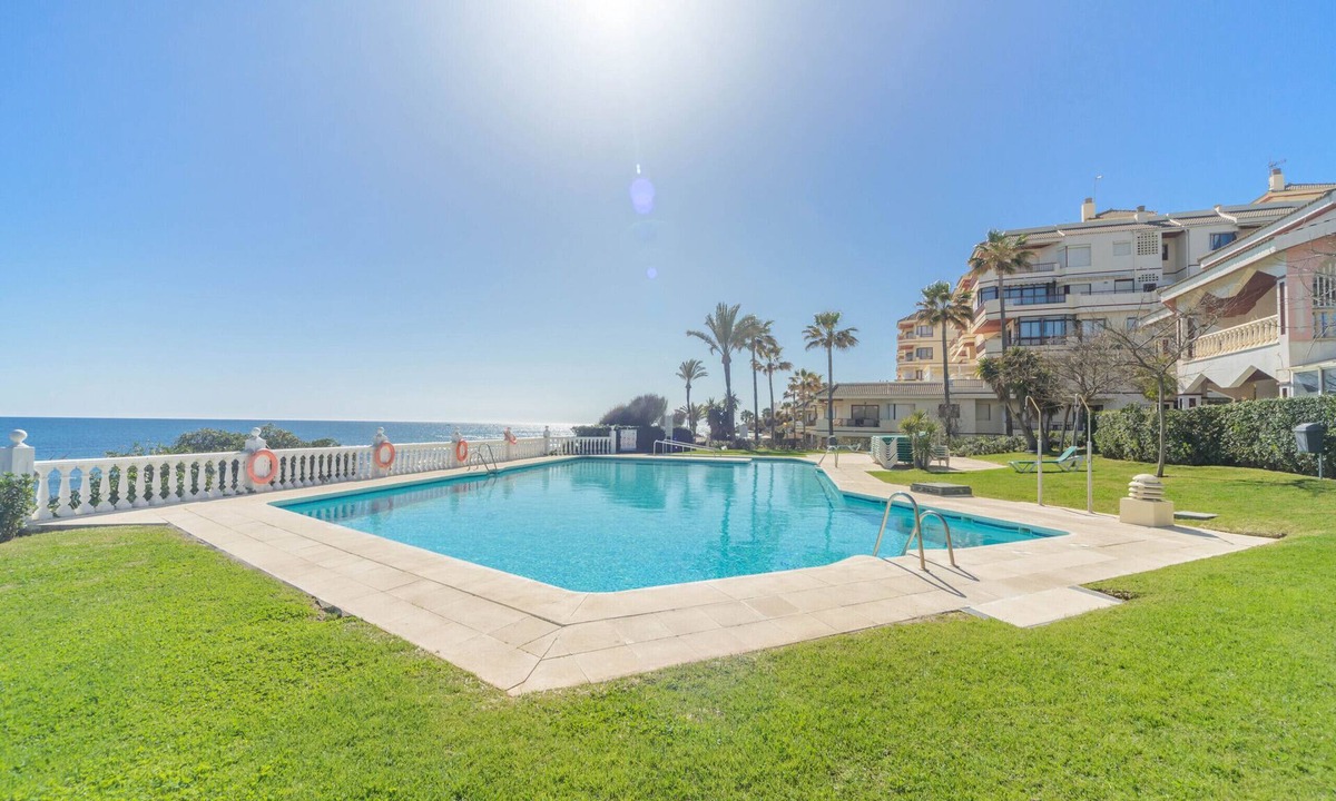 Sitio de Calahonda Apartment | Cubo's Apartamento Lubina Coral/beach/free wifi/air conditioning