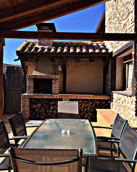 Horcajuelo de la Sierra House | El Corral De Concejo