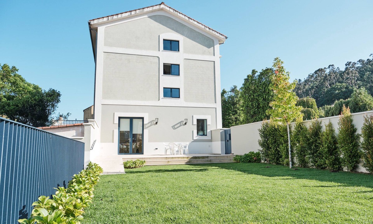 O Gallardo House | Elegant Family House p/10 (Garden/Parking/Wifi)