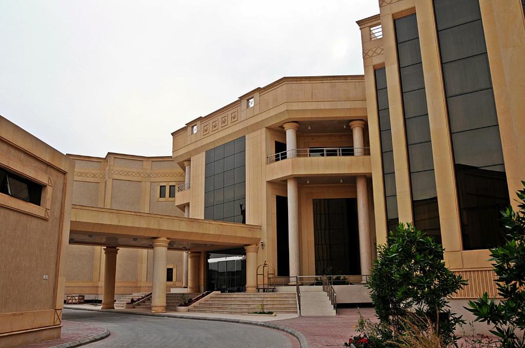Al Aziziyah Hotel | Executives Hotel - Azizia