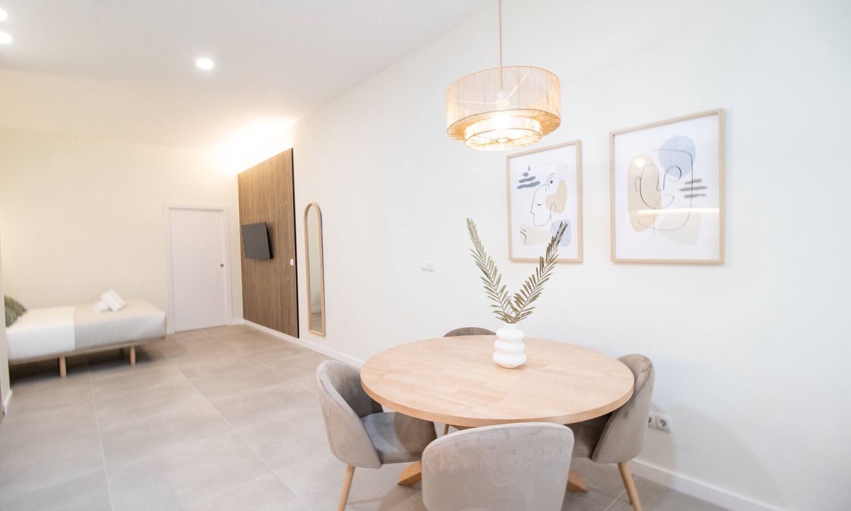 Patraix Apartment | Favara 2 by Concept Flats